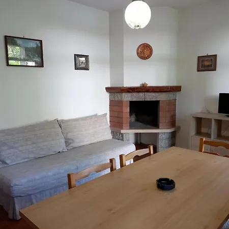 With Private Garden Apartment *