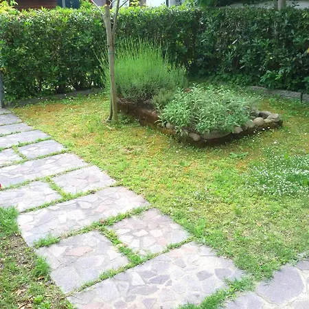 Apartment With Private Garden